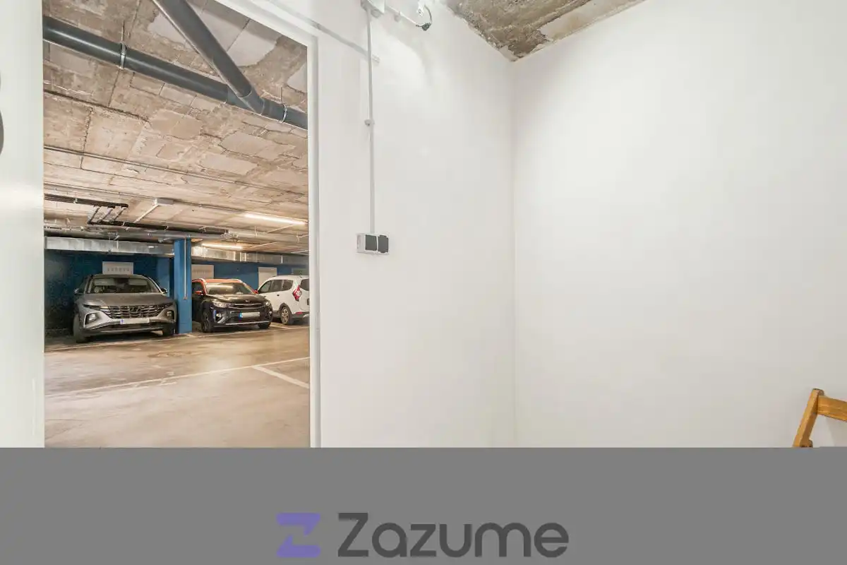 Parkplatz von Wohnung zur Miete in Dos Hermanas mit Klimaanlage, Heizung und Privatgarten