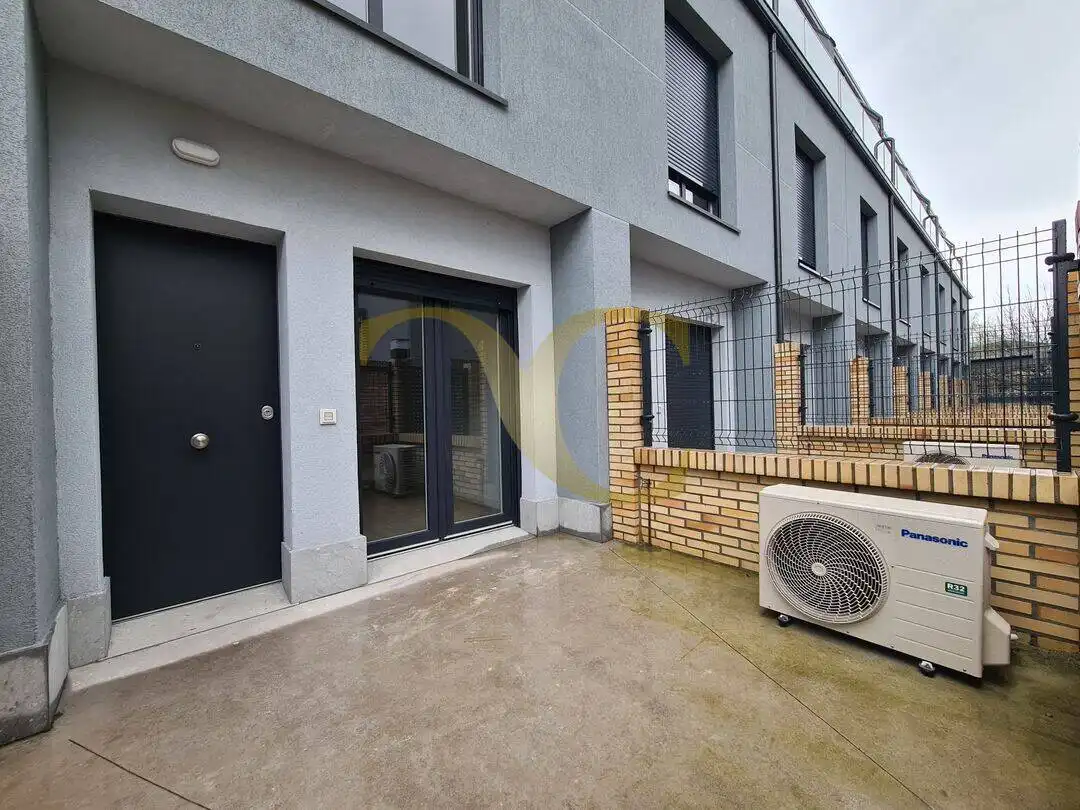 Vista exterior de Casa adosada en venta en Gijón  con Aire acondicionado, Calefacción y Terraza