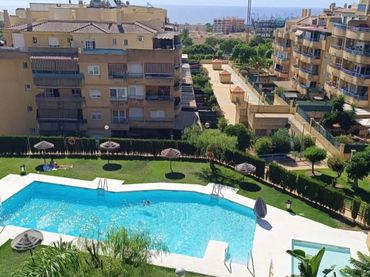 Apartamento con piscina en alquiler en El Pinillo