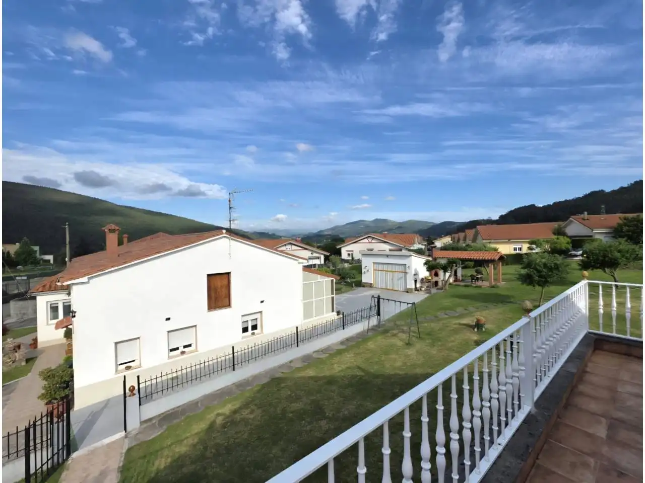 Vista exterior de Casa o chalet en venta en Puente Viesgo con Jardín privado y Amueblado