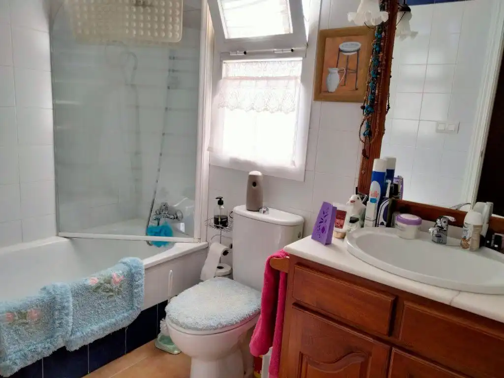 Baño de Casa adosada en venta en Islantilla con Piscina comunitaria