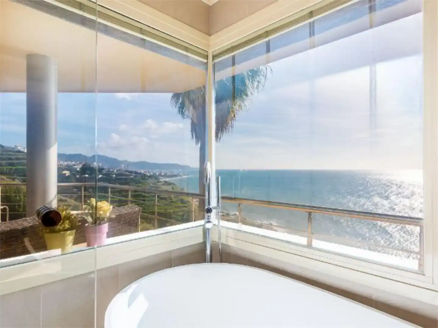 Badezimmer von Wohnung zum Verkauf in Torrox mit Klimaanlage, Schwimmbad und Balkon