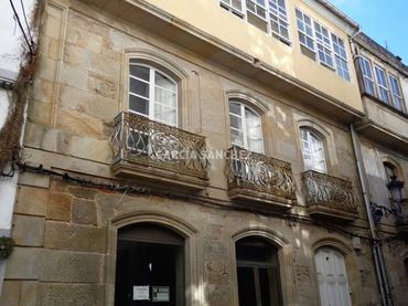 Maison mitoyenne avec balcon à vendre à Rúa Rafael Calleja 18