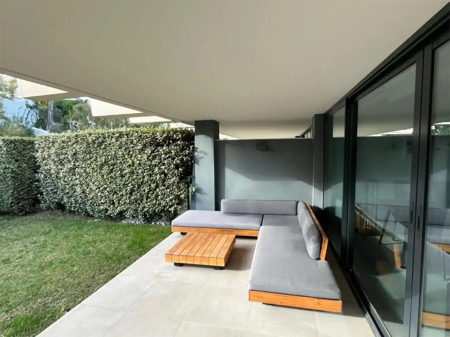 Terrasse von Wohnung zur Miete in Selwo