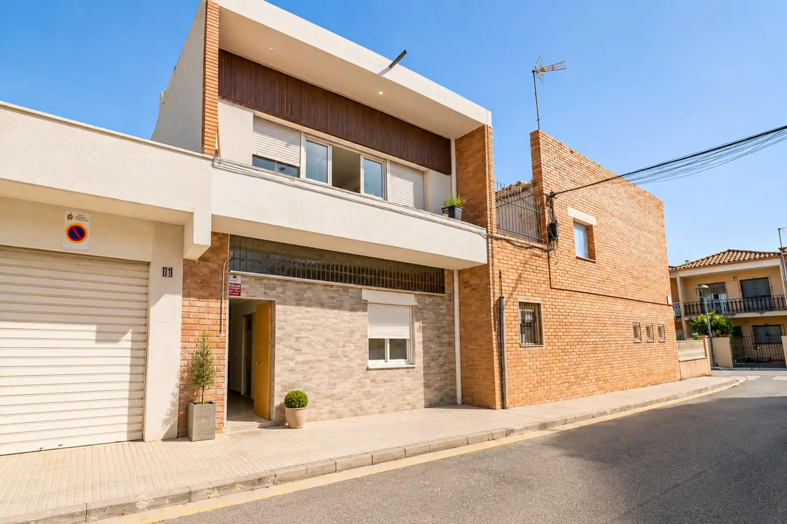 Exterior view of Detached homes for sale in Tarragona  with Air Conditioner, Heating and Terrace