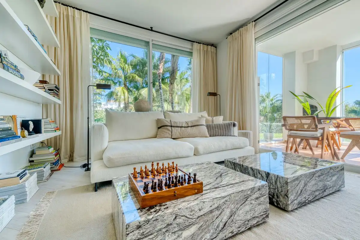 Sala de estar de Planta baja en venta en Casares con Aire acondicionado, Jardín privado y Terraza