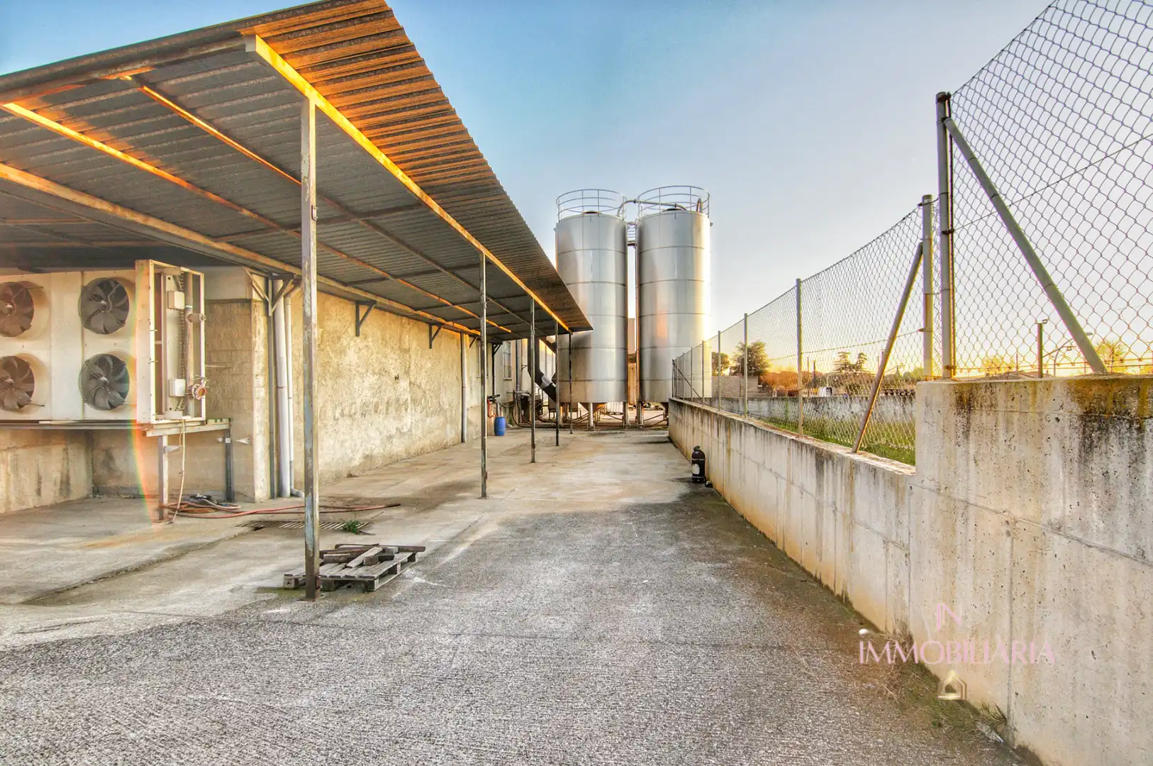 Vista exterior de Nave industrial en venta en Piera