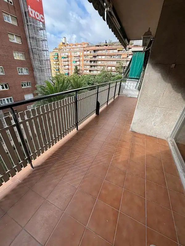 Terrassa de Pis en venda en Barcelona amb Aire condicionat, Calefacció i Jardí privat