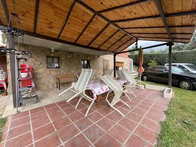 Terrassa de Casa o xalet en venda en Valdemorillo amb Calefacció, Jardí privat i Terrassa
