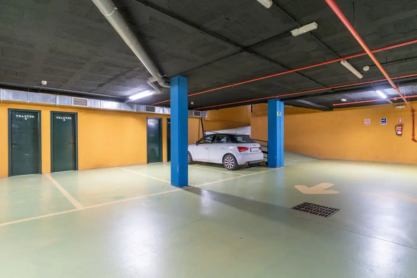 Parking of Garage for rent in Mataró