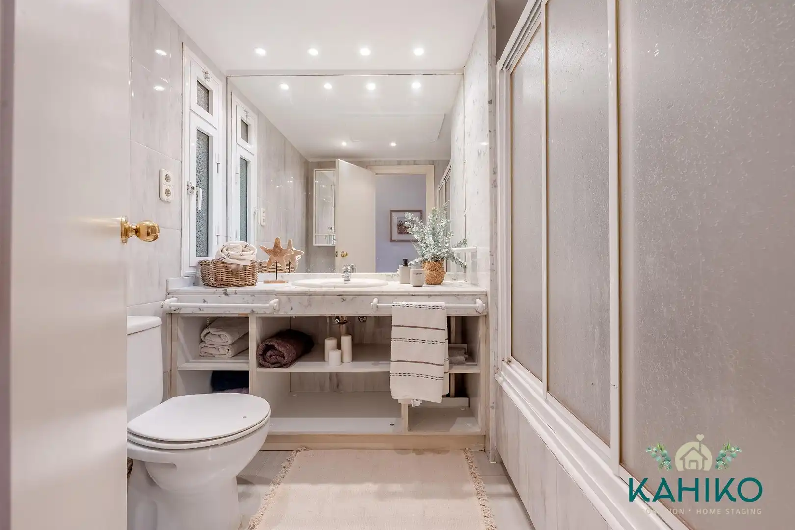 Bathroom of Flat for sale in Barcelona  with Air Conditioner, Heating and Terrace