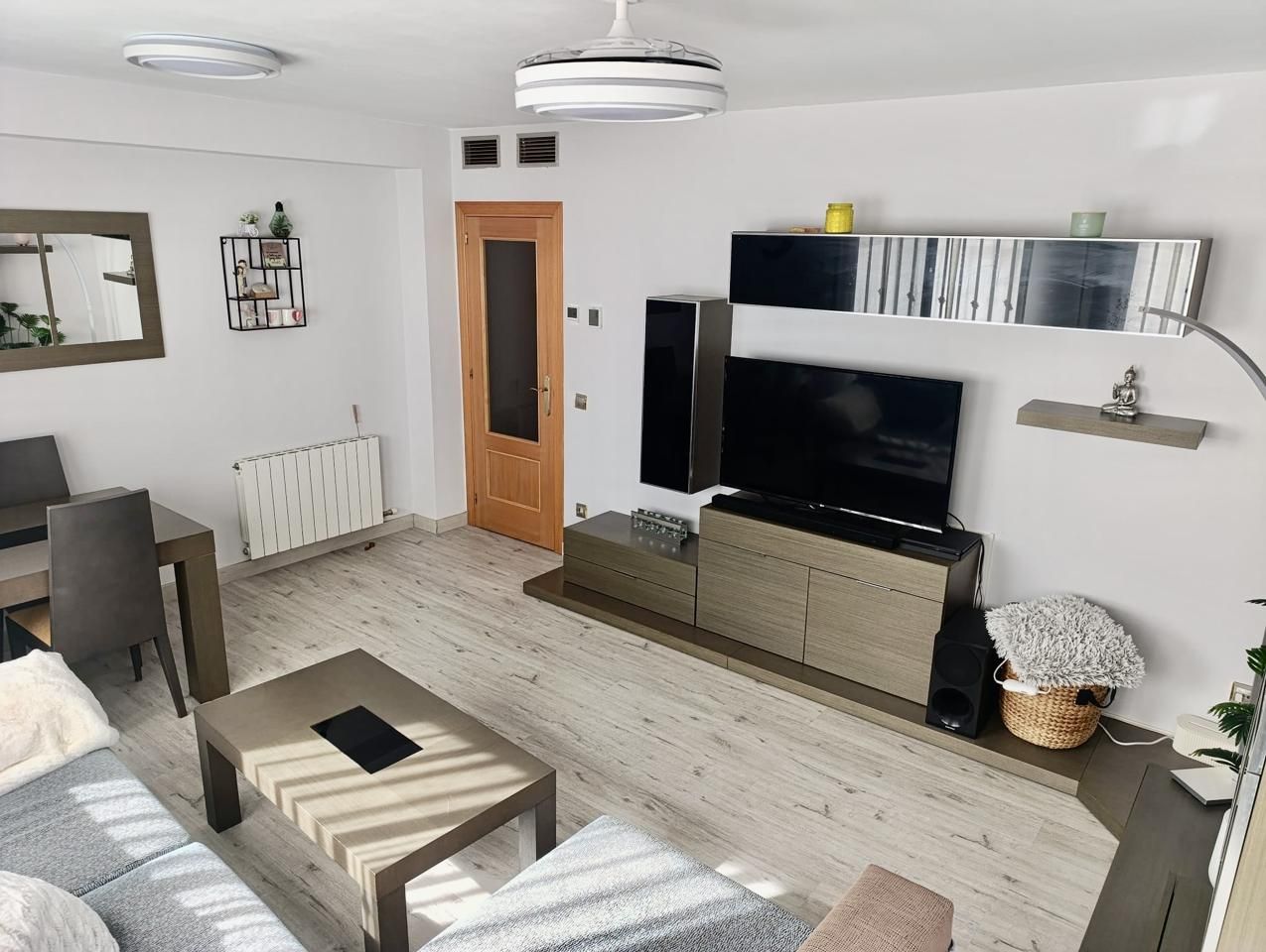 Wohnzimmer von Erdgeschoss zum Verkauf in Utebo mit Klimaanlage, Heizung und Terrasse