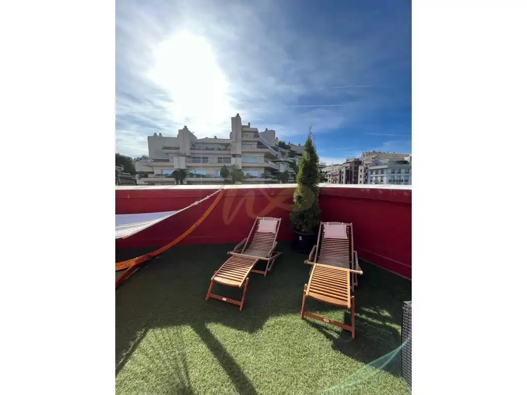 Piso con ascensor en venta en Glorieta Ruiz Jimenez