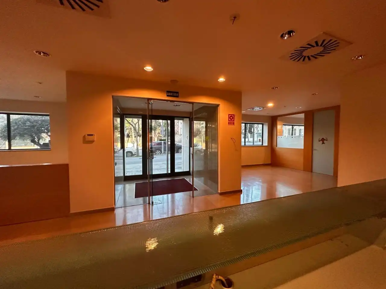 Local comercial de lloguer a JOSEP UMBERT I VENTURA, imagen 4