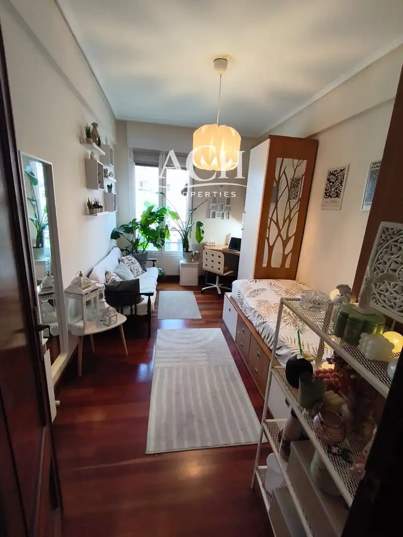 Habitación de Piso de alquiler en Bilbao  con Amueblado, Lavadora y TV
