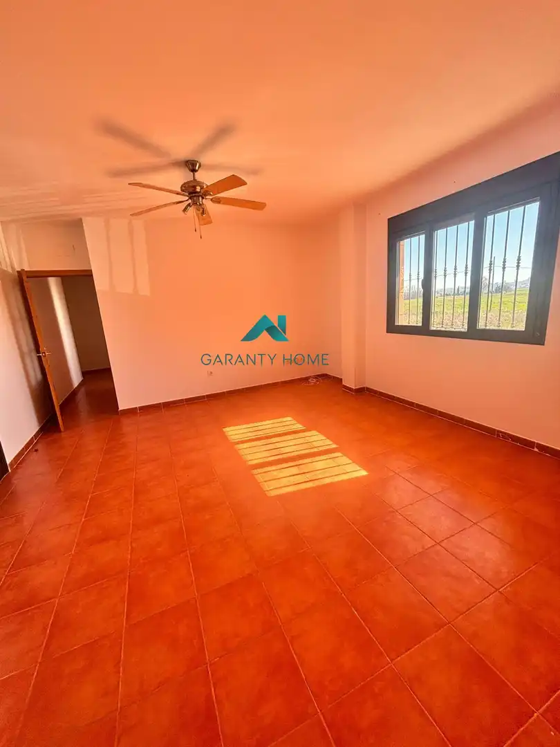 Vista exterior de Planta baja en venta en Toledo con Calefacción