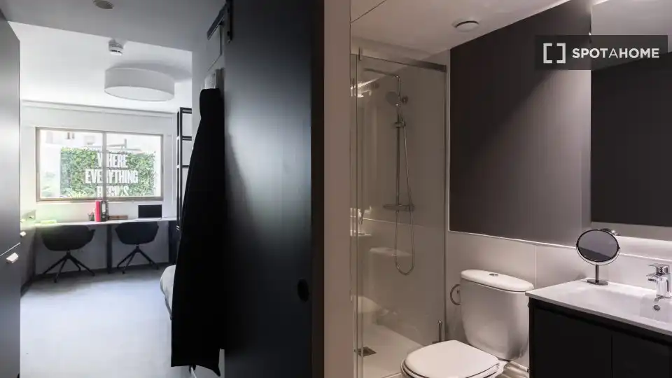Baño de Piso de alquiler en Valencia con Aire acondicionado, Calefacción y Amueblado