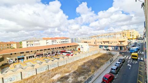 Foto 4 de Apartament en venda a Las Piscinas Naturales, Torrevieja