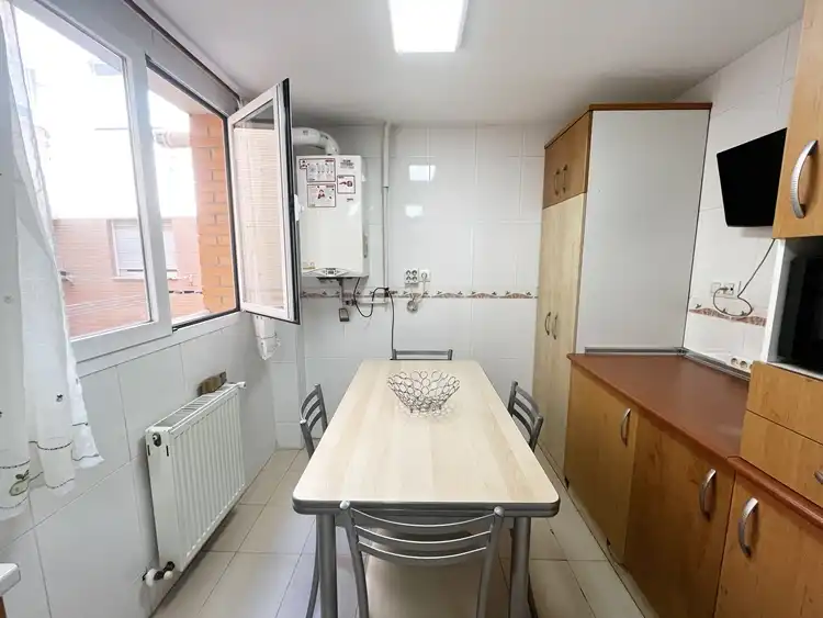 Cuina de Pis de lloguer en Madrid amb Calefacció, Parquet i Traster