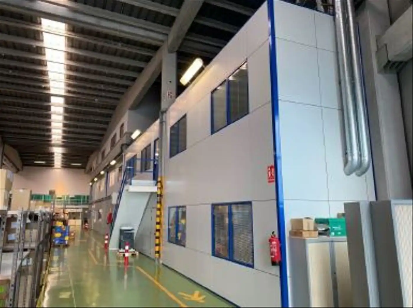 Vista exterior de Nave industrial de alquiler en El Prat de Llobregat