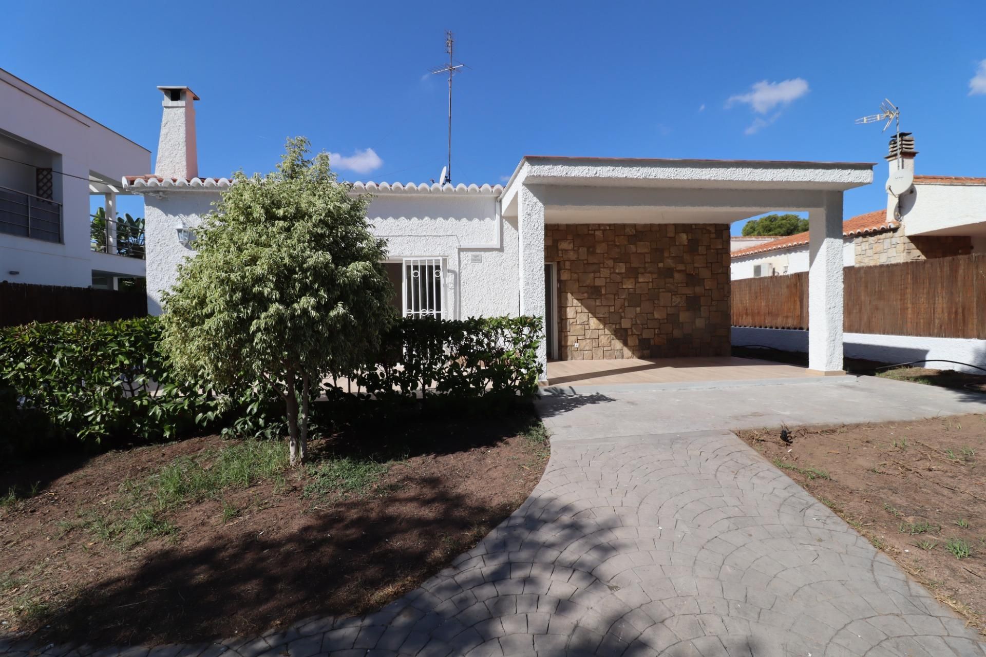 Exterior view of House or chalet to rent in Rocafort  with Heating, Private garden and Terrace