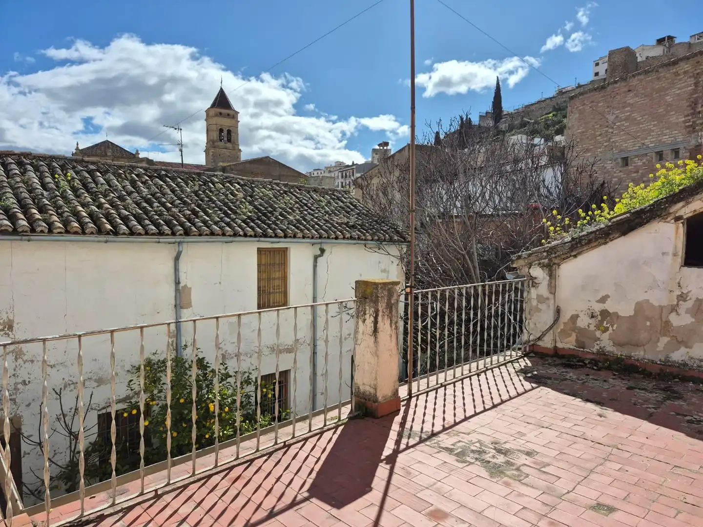 Vista exterior de Casa adosada en venda en Loja amb Terrassa