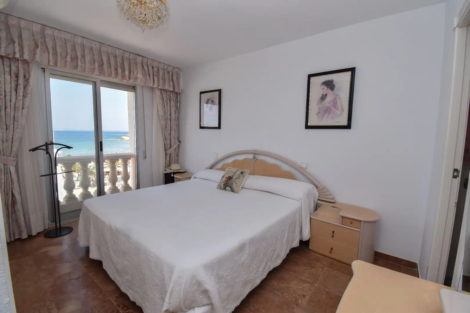 Dormitori de Apartament de lloguer en Santa Pola amb Aire condicionat, Calefacció i Terrassa