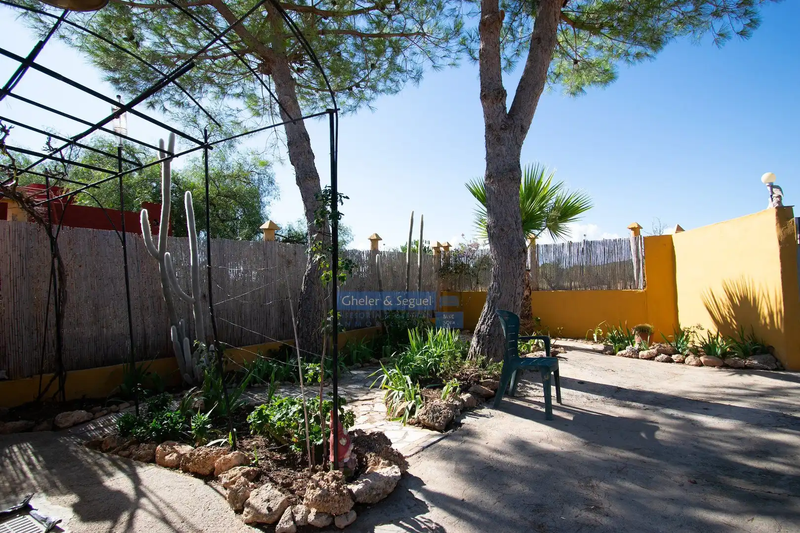 Jardí de Finca rústica en venda en Llíria