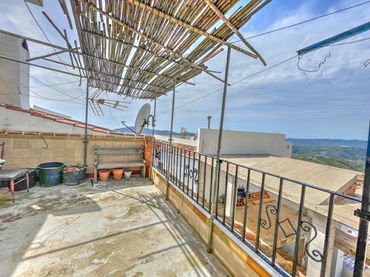 Maison rustique avec balcon à vendre à Canillas de Aceituno