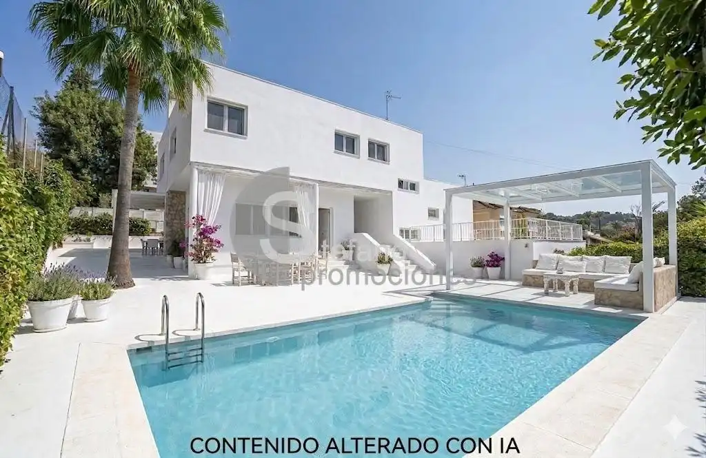 Schwimmbecken von Haus oder Chalet zum Verkauf in Málaga mit Klimaanlage, Privatgarten und Terrasse