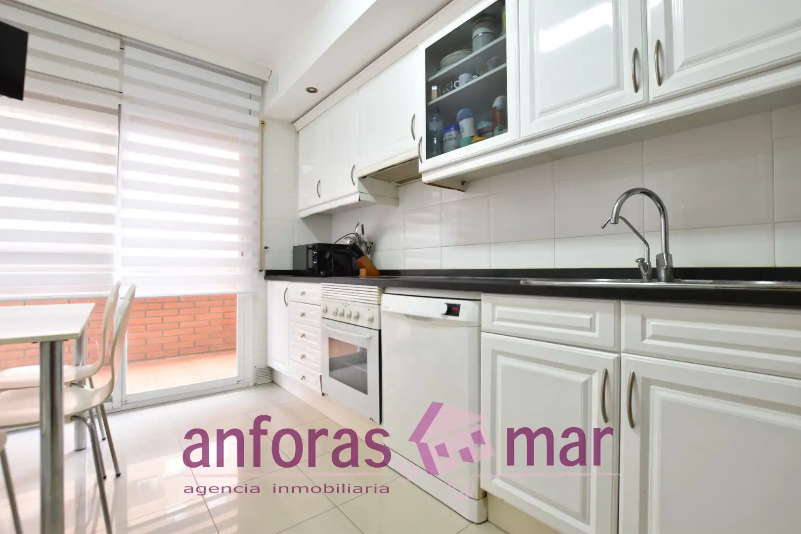 Küche von Wohnung zum Verkauf in Tarragona mit Klimaanlage, Heizung und Terrasse