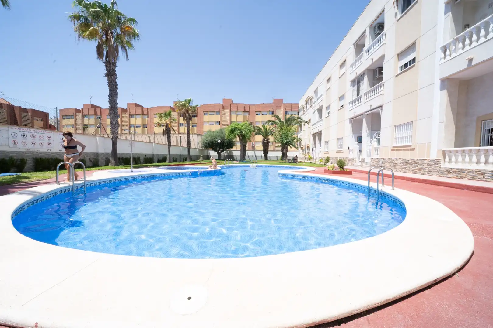 Piscina de Apartamento de alquiler en Torrevieja con Aire acondicionado, Terraza y Piscina