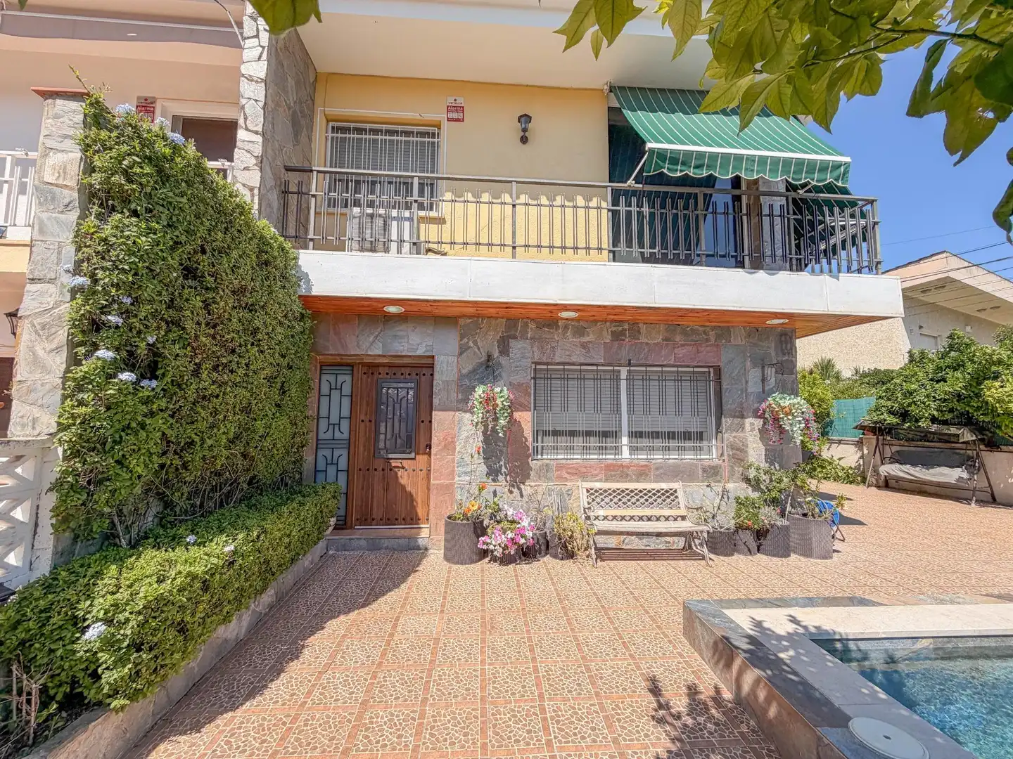 Exterior view of Detached homes for sale in Abrera  with Air Conditioner, Heating and Private garden