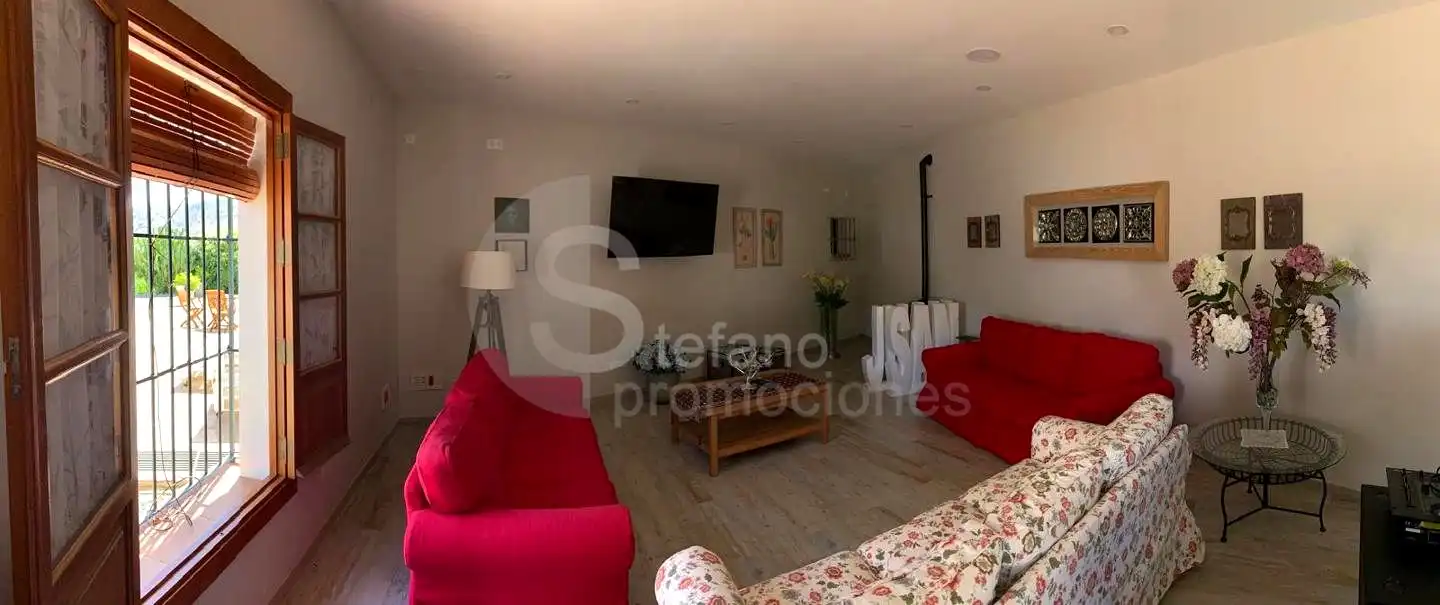 Sala d'estar de Casa o xalet en venda en Álora amb Aire condicionat, Jardí privat i Terrassa