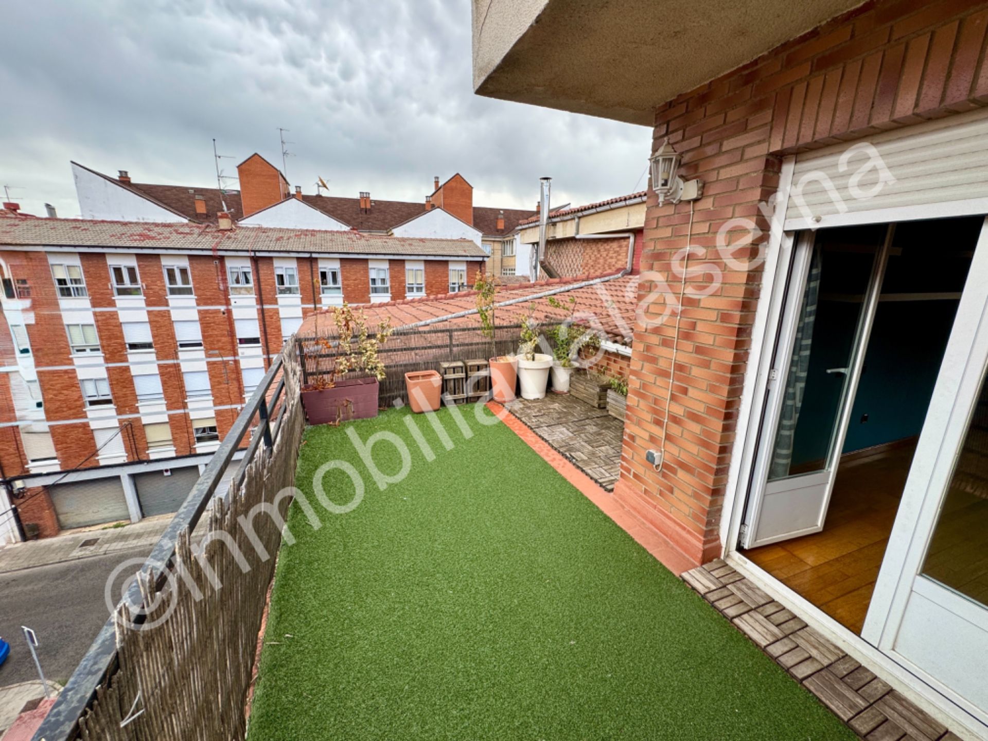 Terrassa de Àtic en venda en León Capital  amb Calefacció, Parquet i Terrassa