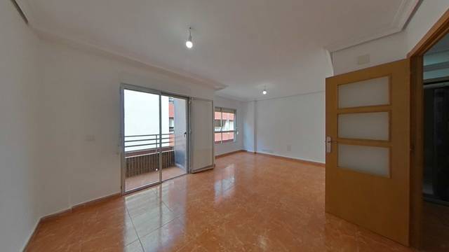Piso en Venta en C/ Murcia en Barrio de San Blas