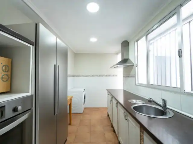 Cuina de Casa o xalet en venda en Paterna amb Jardí privat i Terrassa