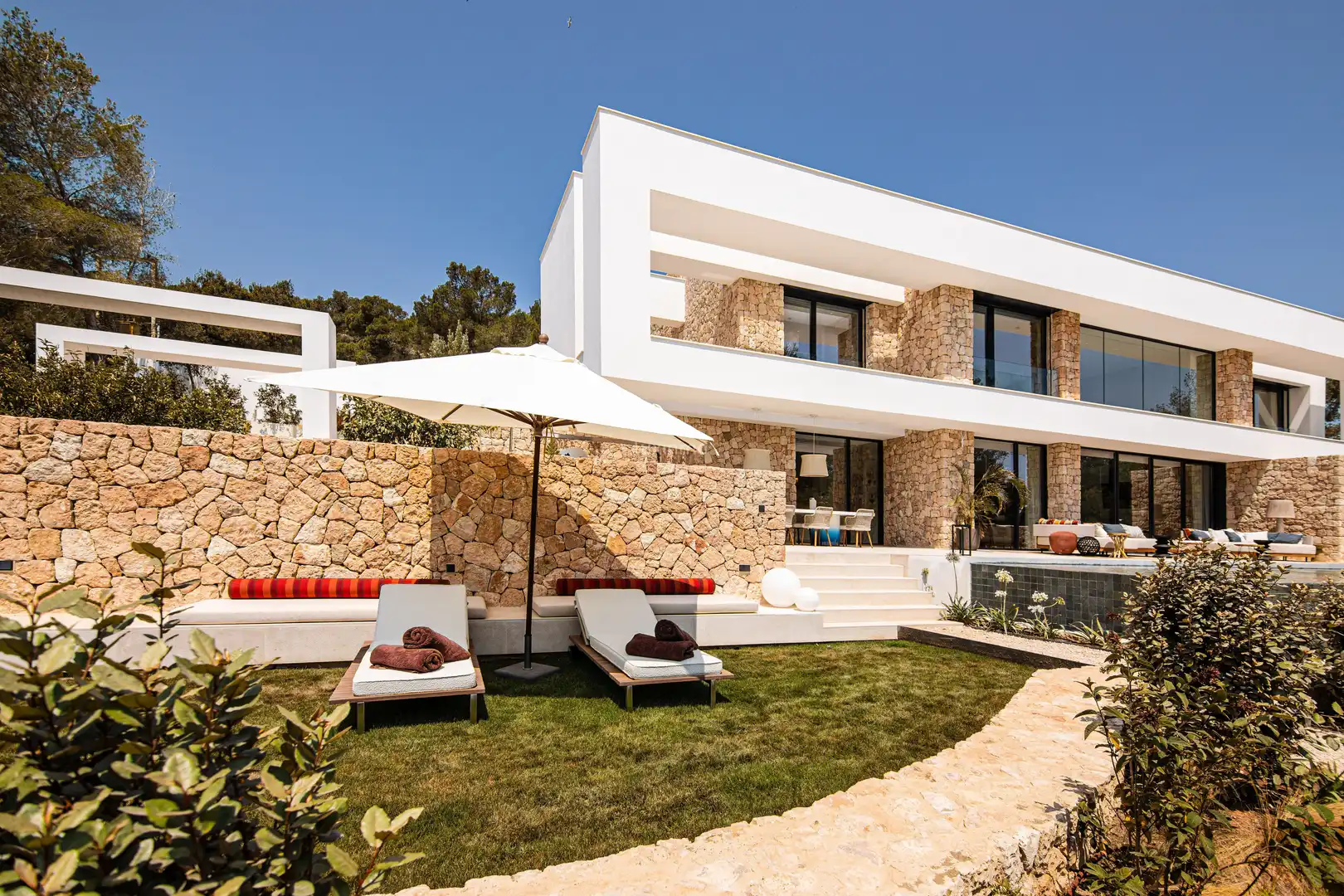 Vista exterior de Casa o xalet en venda en Santa Eulària des Riu amb Aire condicionat, Calefacció i Terrassa