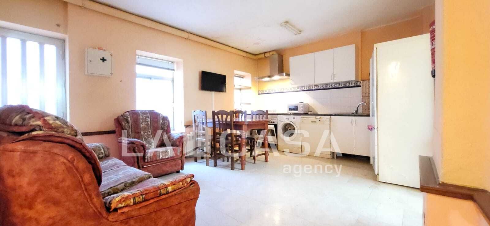Kitchen of Flat for sale in Valladolid Capital  with Heating
