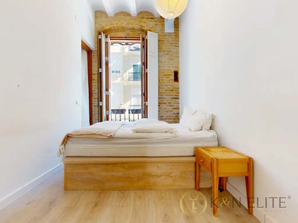 Bedroom of Flat for sale in Valencia