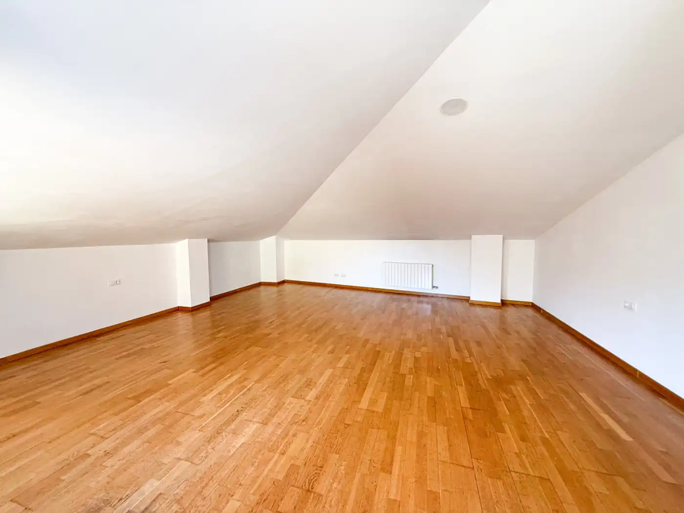 Dúplex en venta en Figueres con Calefacción, Terraza y Balcón