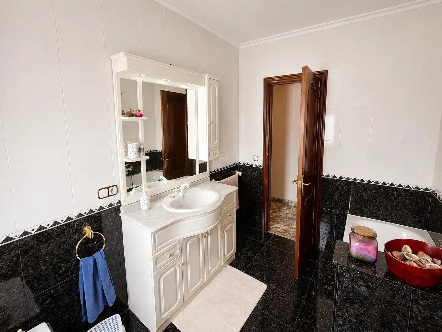 Bany de Casa o xalet en venda en Castropol amb Calefacció, Jardí privat i Traster