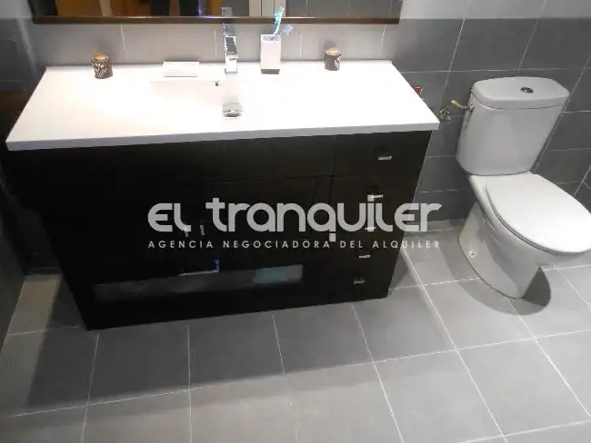 Bany de Àtic de lloguer en Madrid amb Aire condicionat, Terrassa i Traster