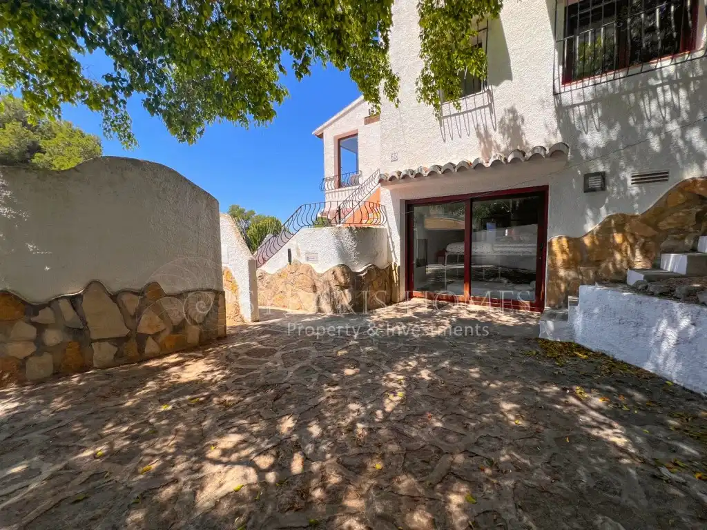 Vista exterior de Casa o chalet en venta en Benitachell / El Poble Nou de Benitatxell con Aire acondicionado y Piscina