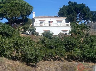 Casa rústica en venta en Algarrobo pueblo