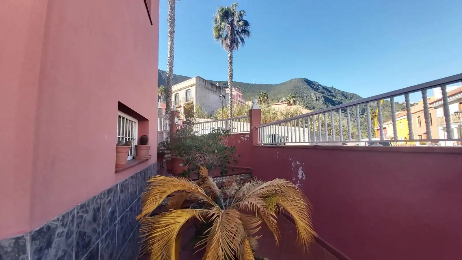 Vista exterior de Casa o xalet en venda en Los Realejos amb Terrassa i Balcó