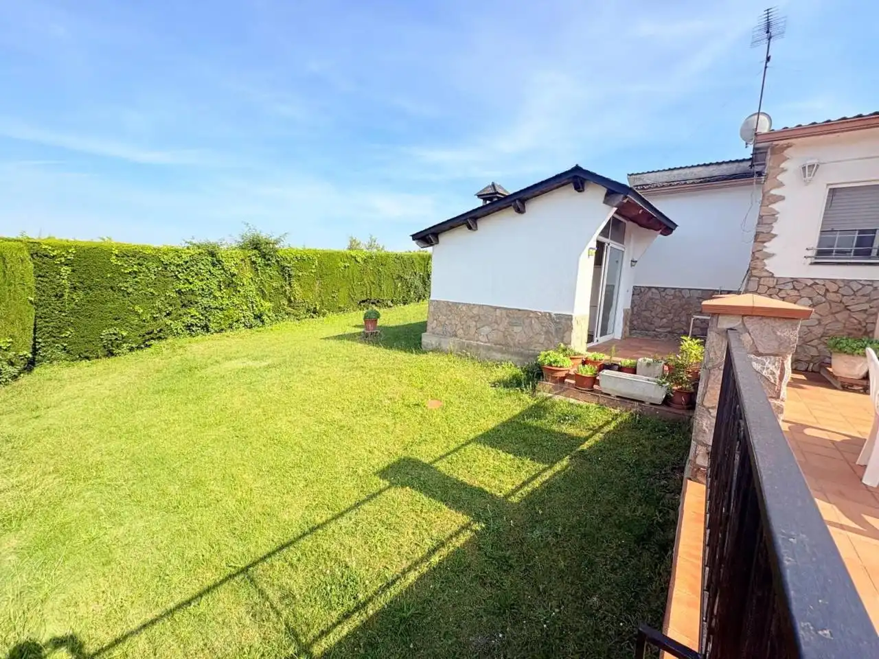 Garden of Houses for sale in Caldes de Malavella  with Air Conditioner, Heating and Private garden