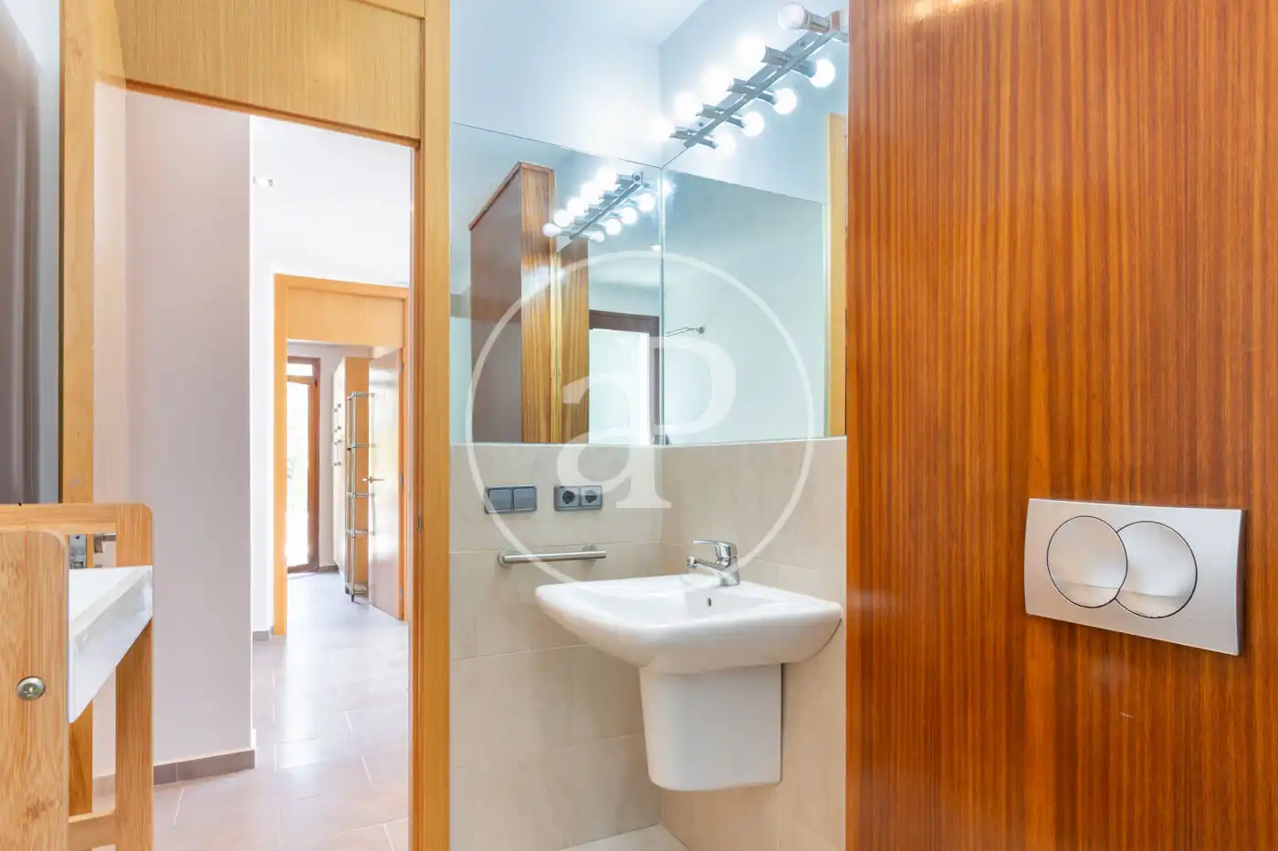 Bathroom of Houses for sale in Chiva  with Air Conditioner, Heating and Private garden