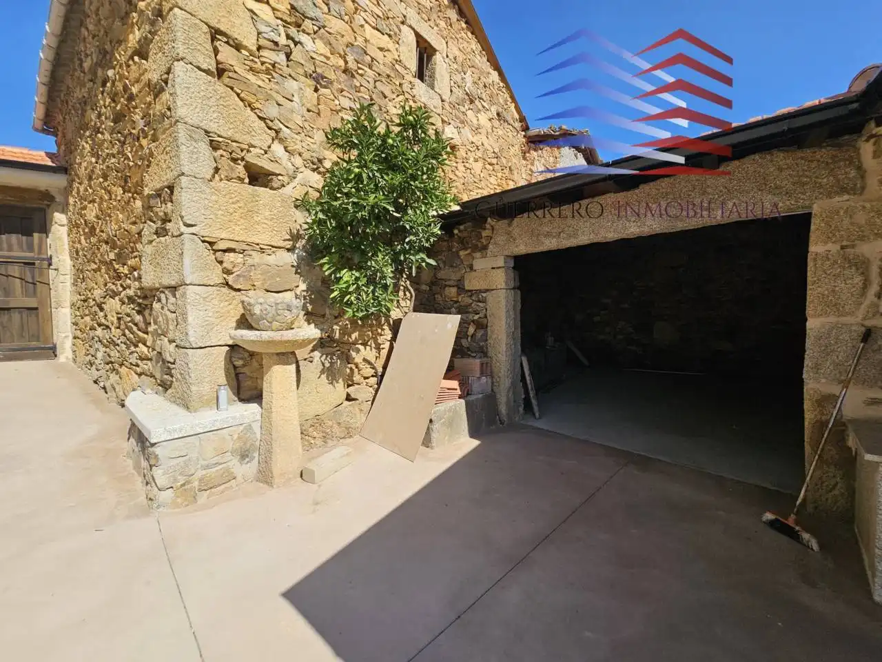 Casa o chalet en venta en A Merca   con Calefacción, Terraza y Piscina