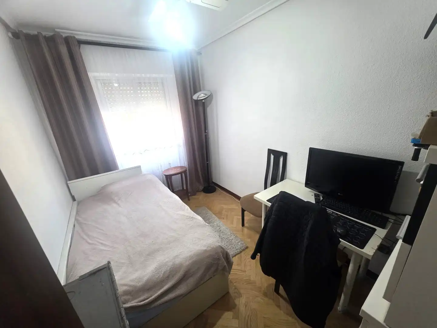 Bedroom of Flat for sale in Madrid  with Air Conditioner, Heating and Parquet flooring